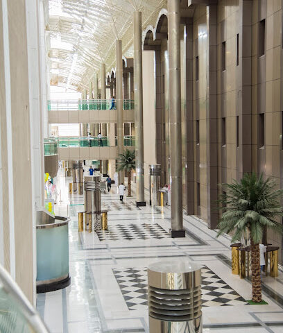 الادارة العامة للعلاقات العامة بالاتصال بالمدينة الطبية الجامعية - الرياض - +966 11 468 9102