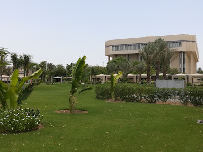 مكتبة الحرم الجامعي الرئيسي (بنات) بجامعة الملك عبدالعزيز - جدة -