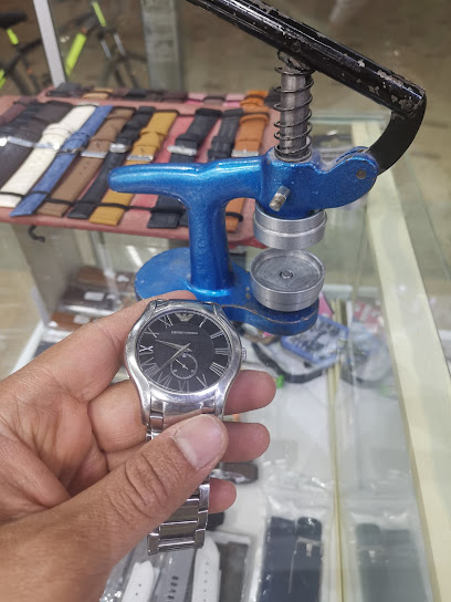 تصليح ساعات (بطاريات) أسواق وادى قريش العزي ساعات (بطاريات) - Saudi Arabia|Riyadh 14515|Al Aziziyah|7102 Mohammad Rashid Rida