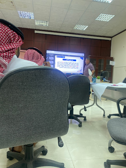 بوابة رقم (1) جامعة حائل - Saudi Arabia|Hail 55471،|6854 طريق بقاعاء، 5110،|اجا،