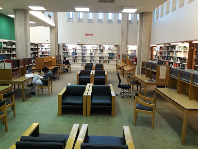 المكتبة الرئيسية - المبنى 8 - الظهران - +966 13 860 3016